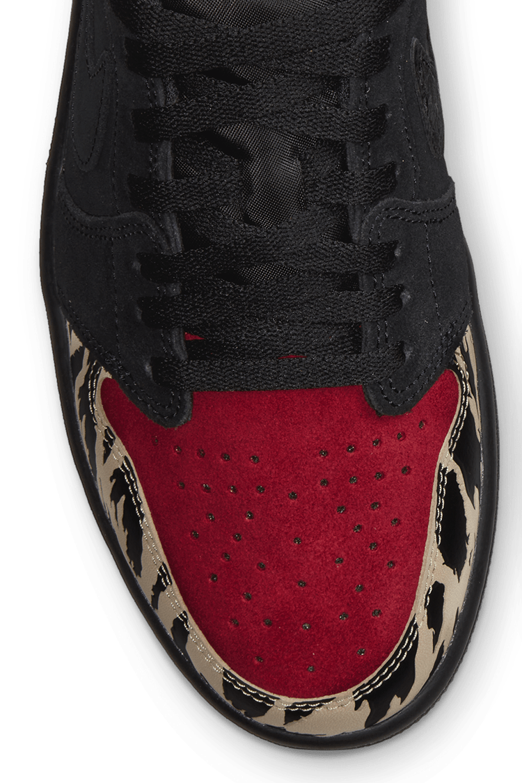 Fecha de lanzamiento del Air Jordan 1 Low x SoleFly "Black and Sport Red" (DN3400-001)