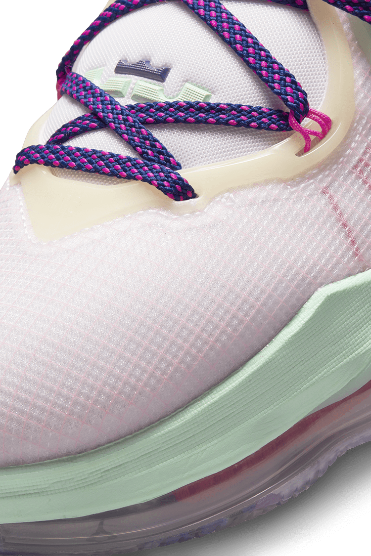 LeBron 19 'Love Letter' 發售日期