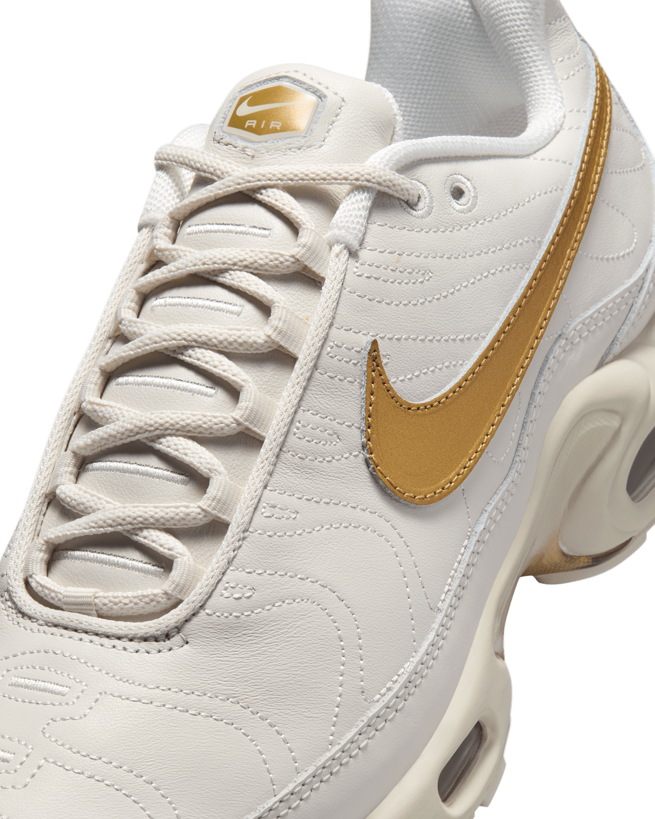 Ημερομηνία κυκλοφορίας του Air Max Plus TNPO "Phantom and Metallic Gold" (HV2541-001)