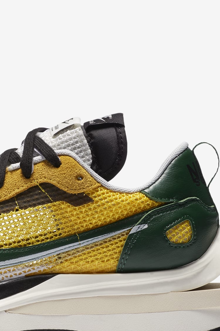 Nike x sacai VaporWaffle 'Tour Yellow & Gorge Green-Sail' 發售日期