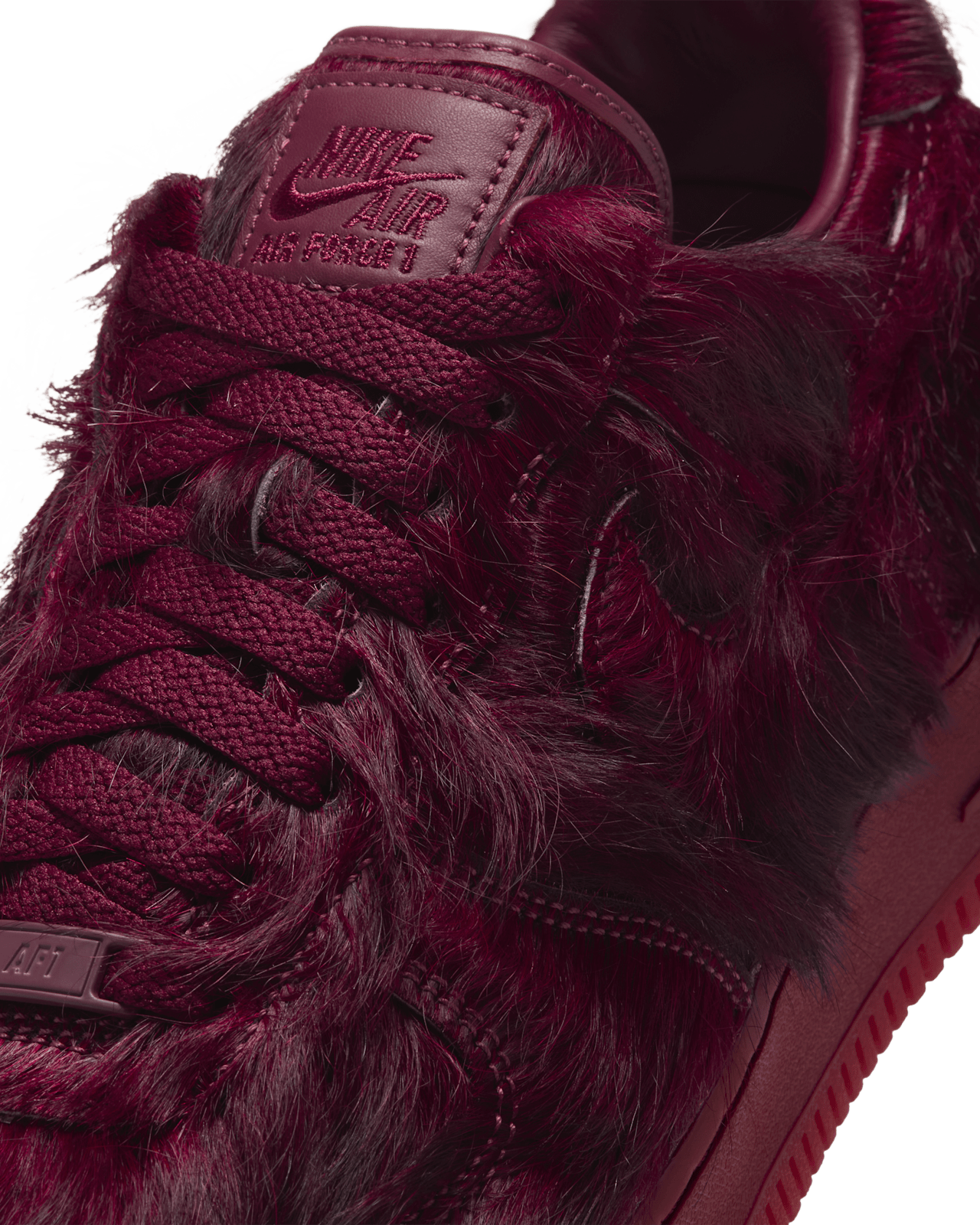 Date de sortie de la Air Force 1 QS "Team Red" (IR1940-600)