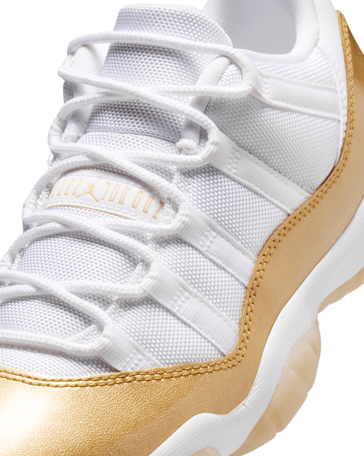 【NIKE公式】レディース エア ジョーダン 11 LOW "Mother's Day" 'White and Metallic Gold' (AH7860-102) 発売日
