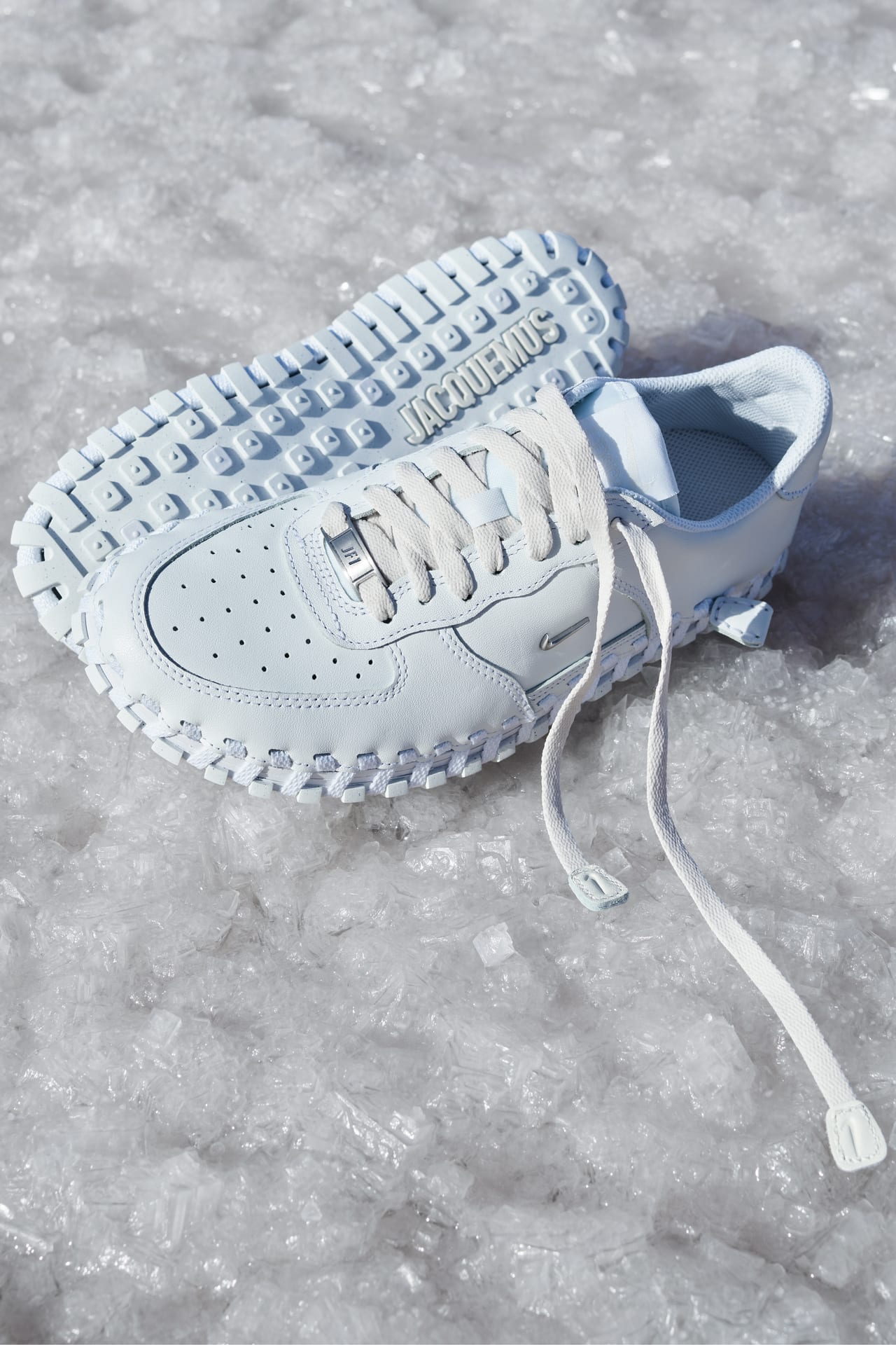 วันเปิดตัว J Force 1 "White" (DR0424-100)