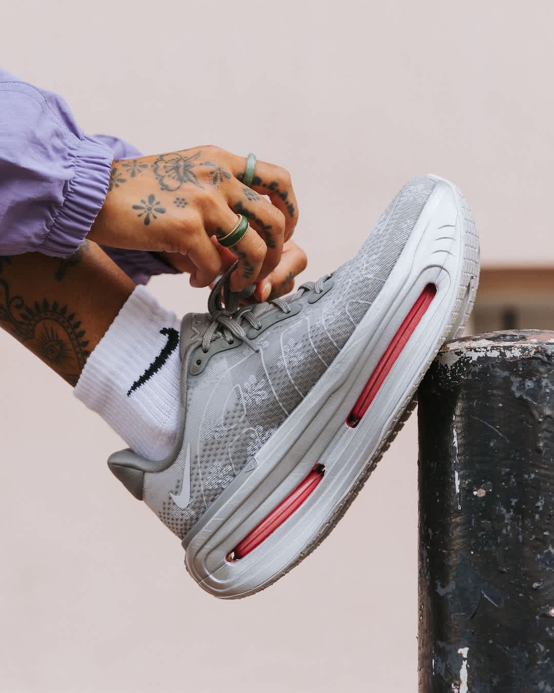 Women's Vomero 'Geyser Grey and Metallic Silver' (IQ0028-001) Release Date