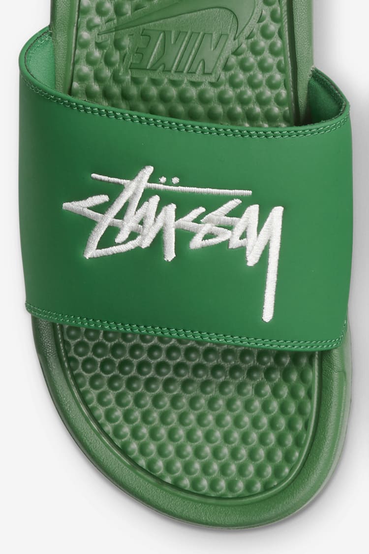 Releasedatum för Benassi x Stüssy "Pine Green"