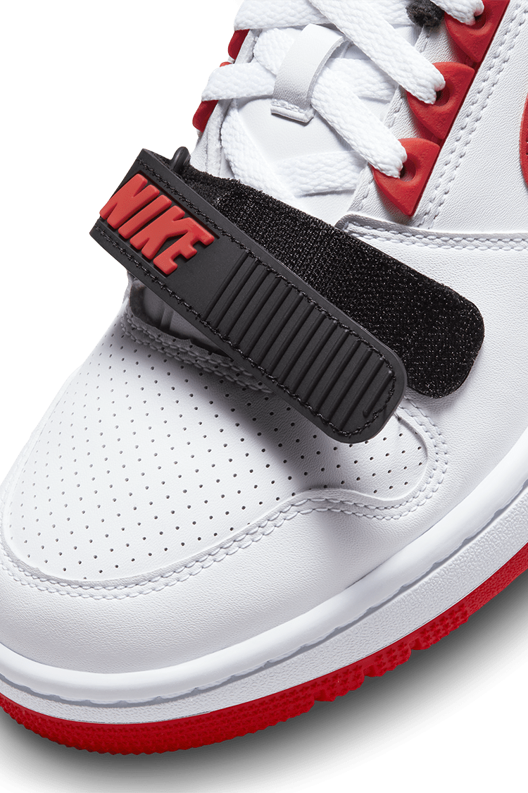 AAF88 x Billie 'Fire Red and White' (DZ6763-101) 發售日期