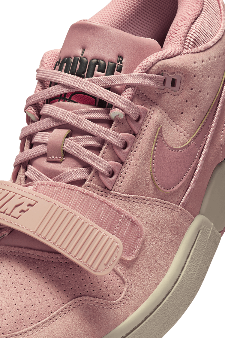 วันเปิดตัว AAF88 "Red Stardust" (FJ4184-600)