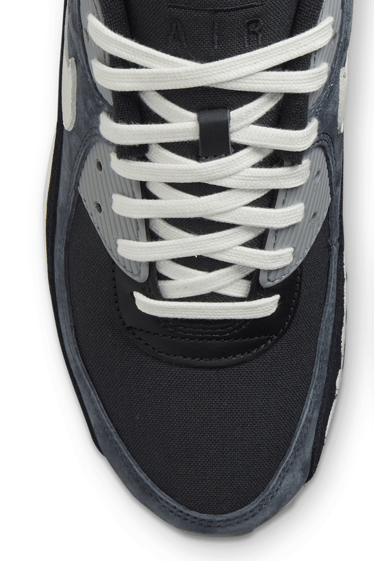 วันเปิดตัว Air Max 90 “Off Noir”