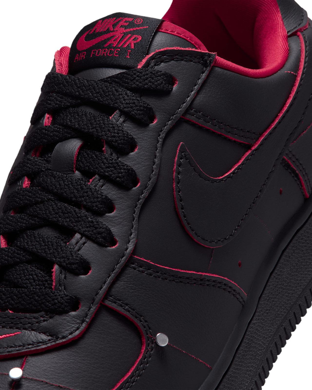 Fecha de lanzamiento de los Air Force 1 '01 "Nightmare" "Black and Gym Red" (IX0104-001)