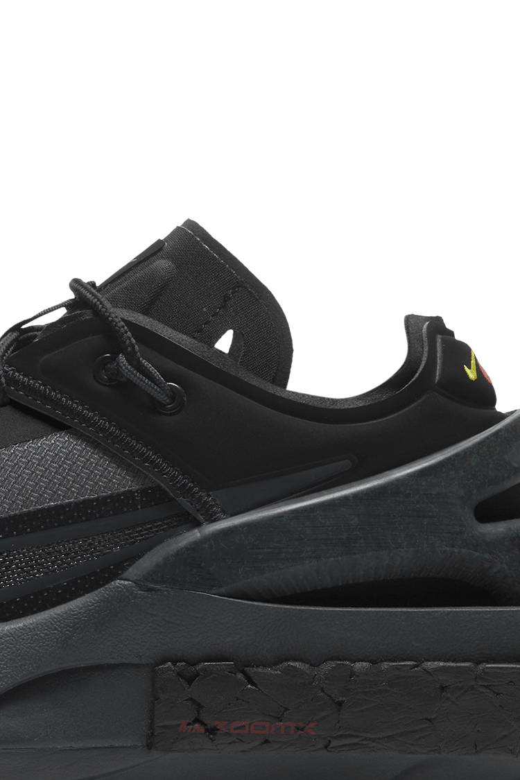 Fontanka Edge "Triple Black" - Data del lancio