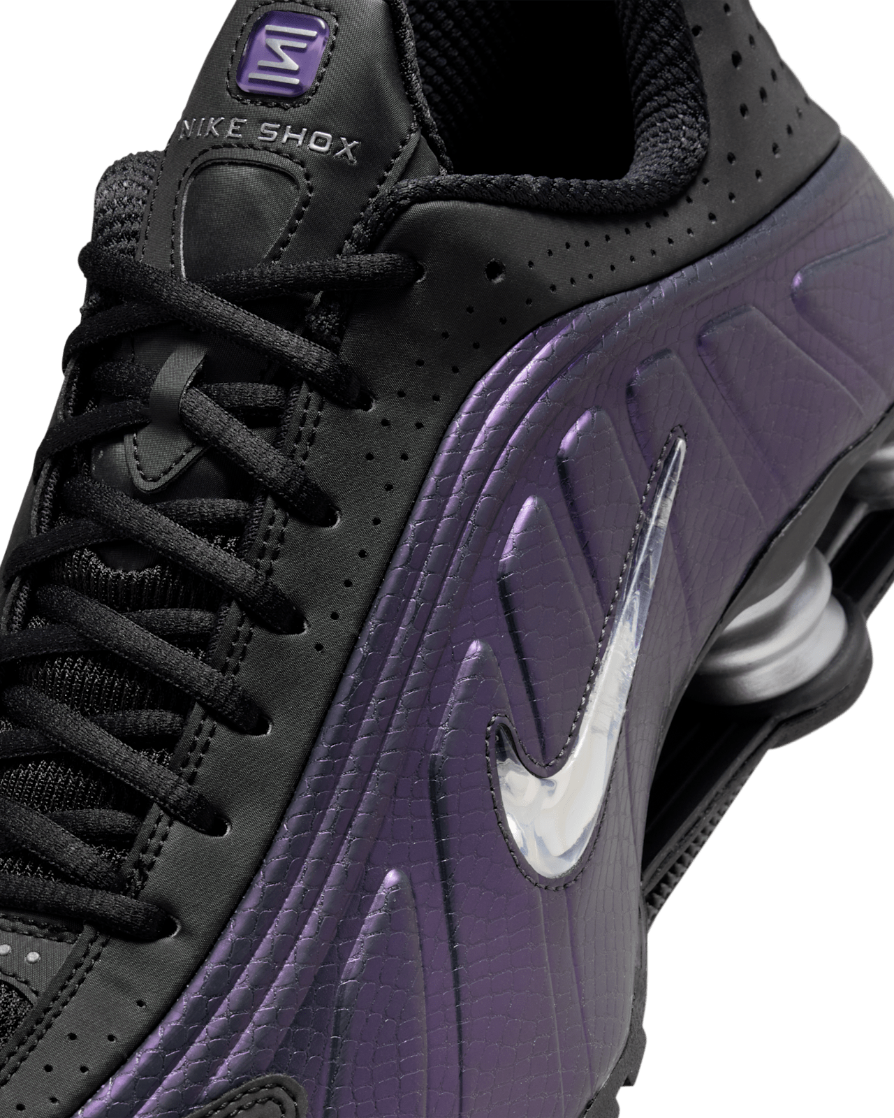  Shox R4 'Black and Metallic Silver' (IO4546-002) 發售日期