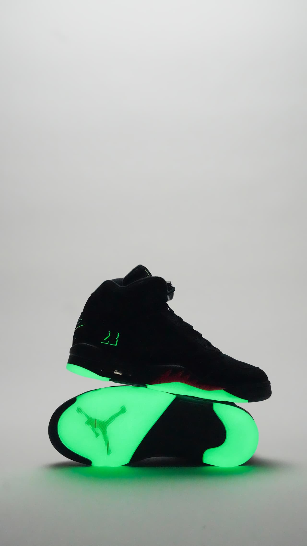 วันเปิดตัว Air Jordan 5 "Halloween" "Black and Picante Red" (HQ7978-001)