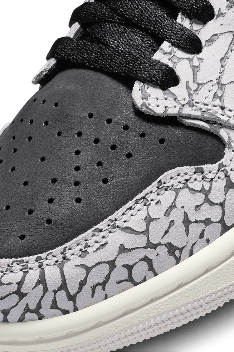 วันเปิดตัว Air Jordan 1 Low "Black Cement" ผู้หญิง (CZ0775-001) 