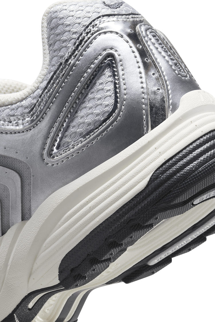 Fecha de lanzamiento de los Air Pegasus 2005 "Metallic Silver and Photon Dust" para mujer (HJ7310-025)