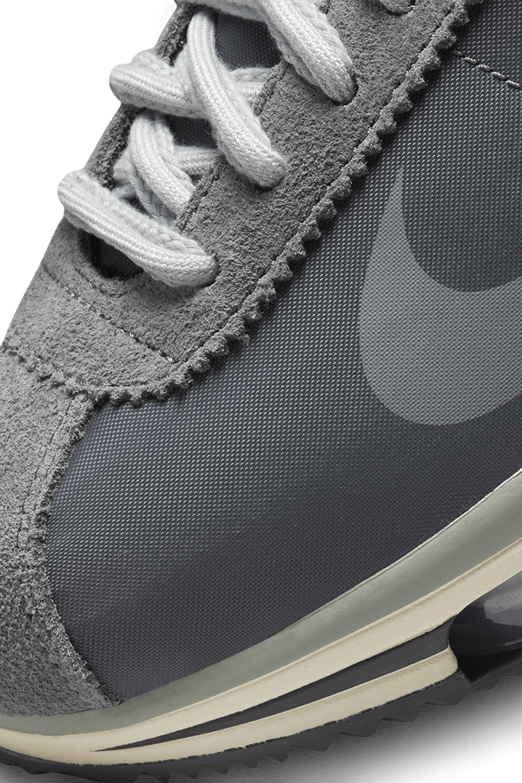 NIKE公式】ズーム コルテッツ x sacai 'Iron Grey' (DQ0581-001