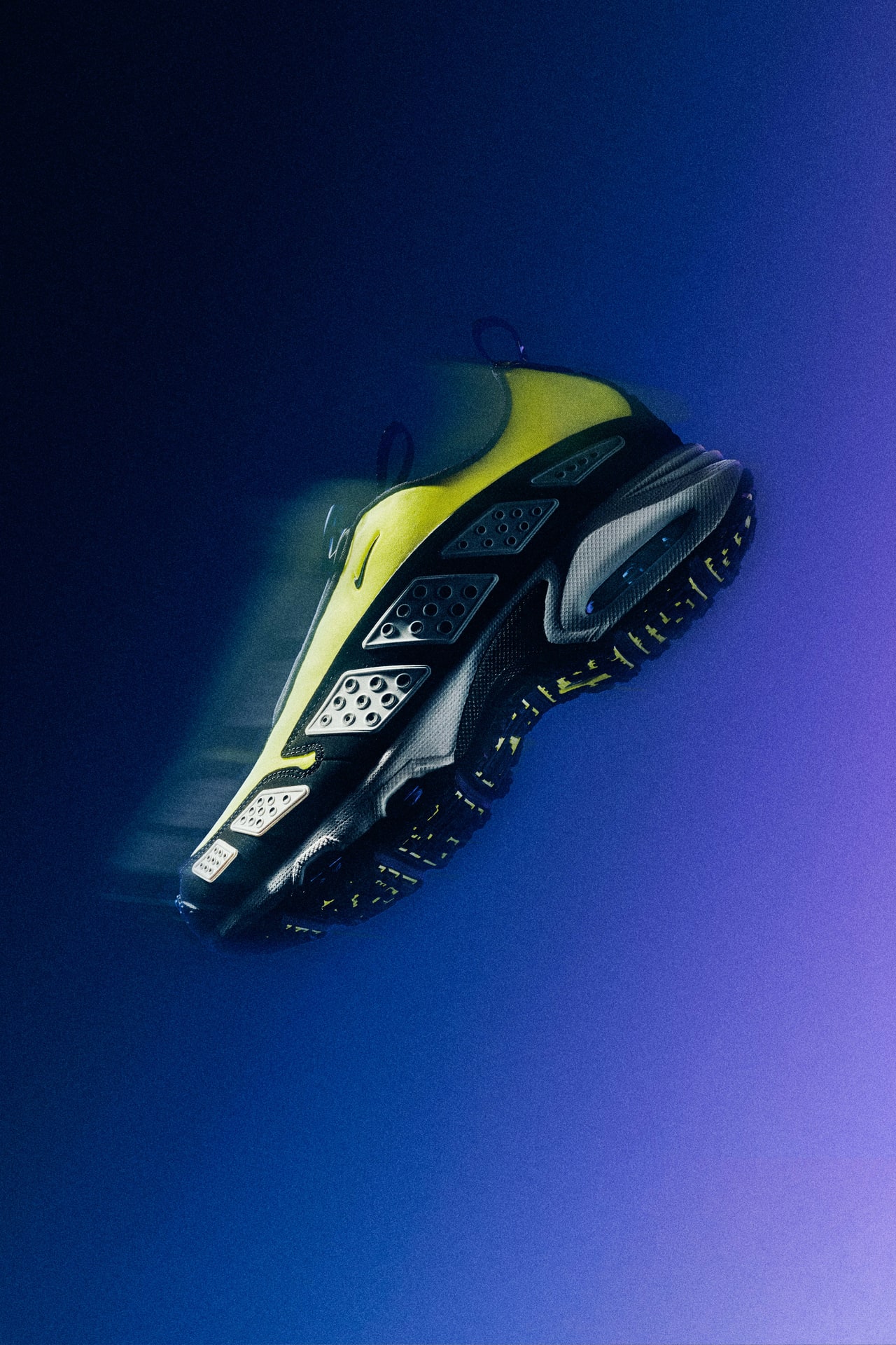 Air Max SNDR 'Volt and Black' (FZ2068-700) — releasedatum