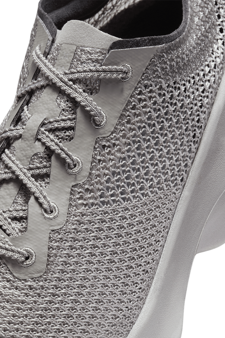 วันเปิดตัว Zoom 6 TRD Run x MMW "Enigma Stone" (DR5385-002)