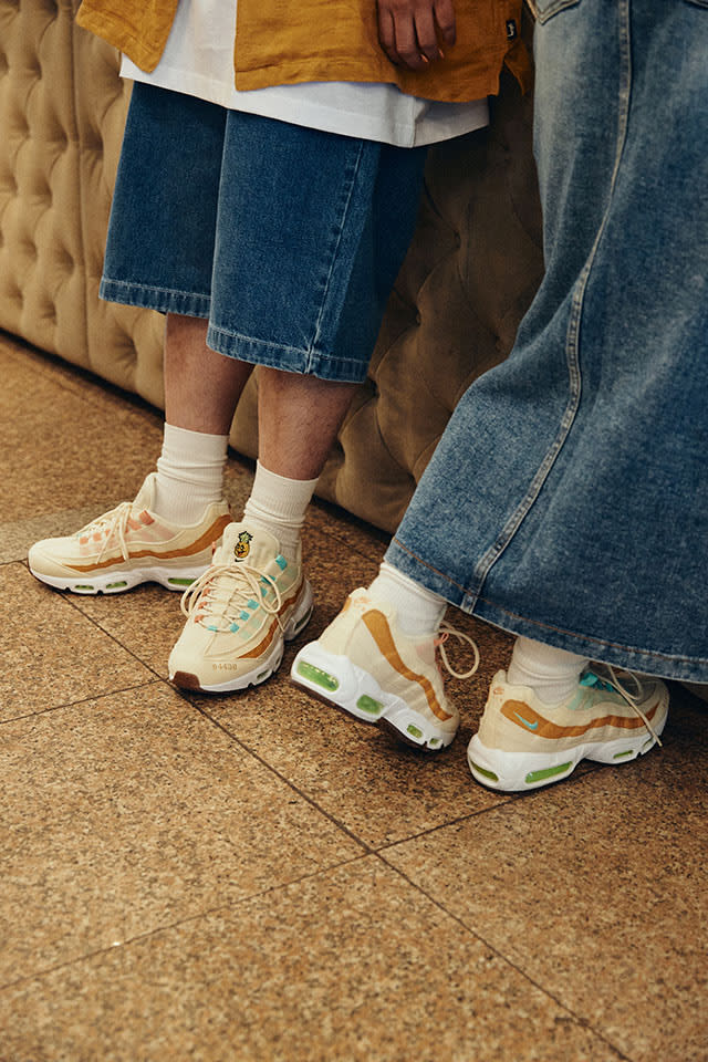 SNKRS Style: Pineapple Pack by Kasina