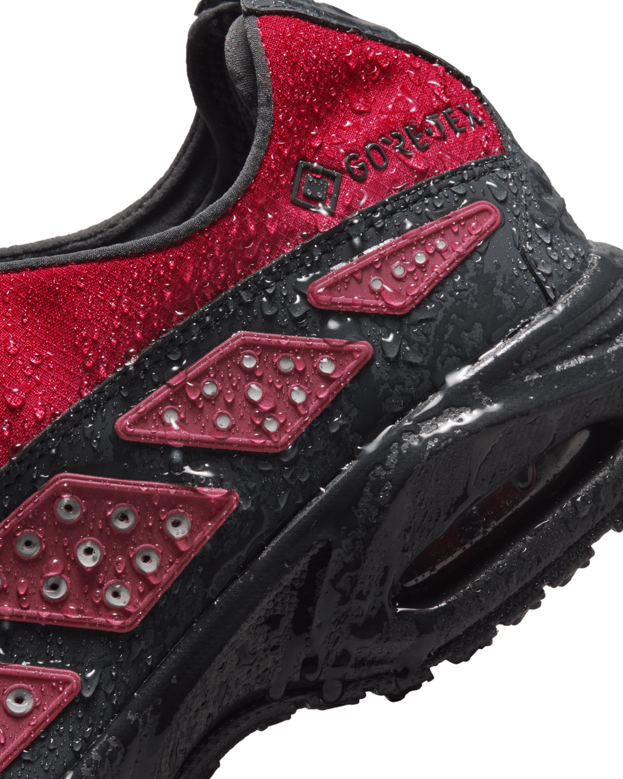 Air Max SNDR GORE-TEX ‚Dark Smoke Grey and Fire Red‘ (FZ4238-800) – datum uvedení