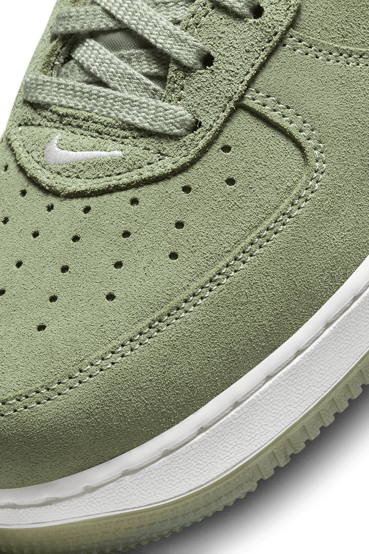 วันเปิดตัว Air Force 1 "Color of the Month" (DV0785-300)