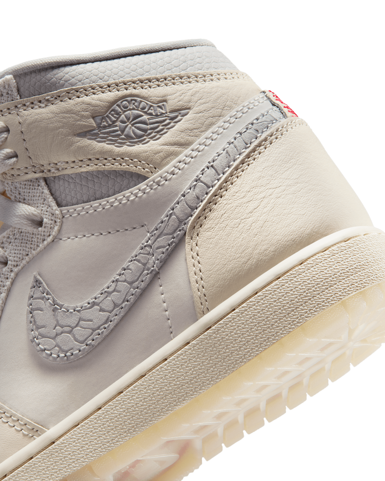Big Kids' Air Jordan 1 Retro High OG 'Sail and Pale Ivory' (IH4281-100)