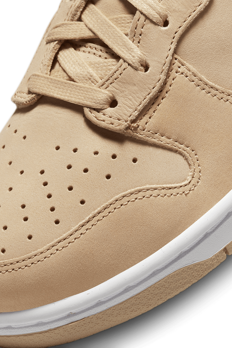 Women s Dunk High Vachetta Tan DX2044 201 Release Date. Nike SNKRS