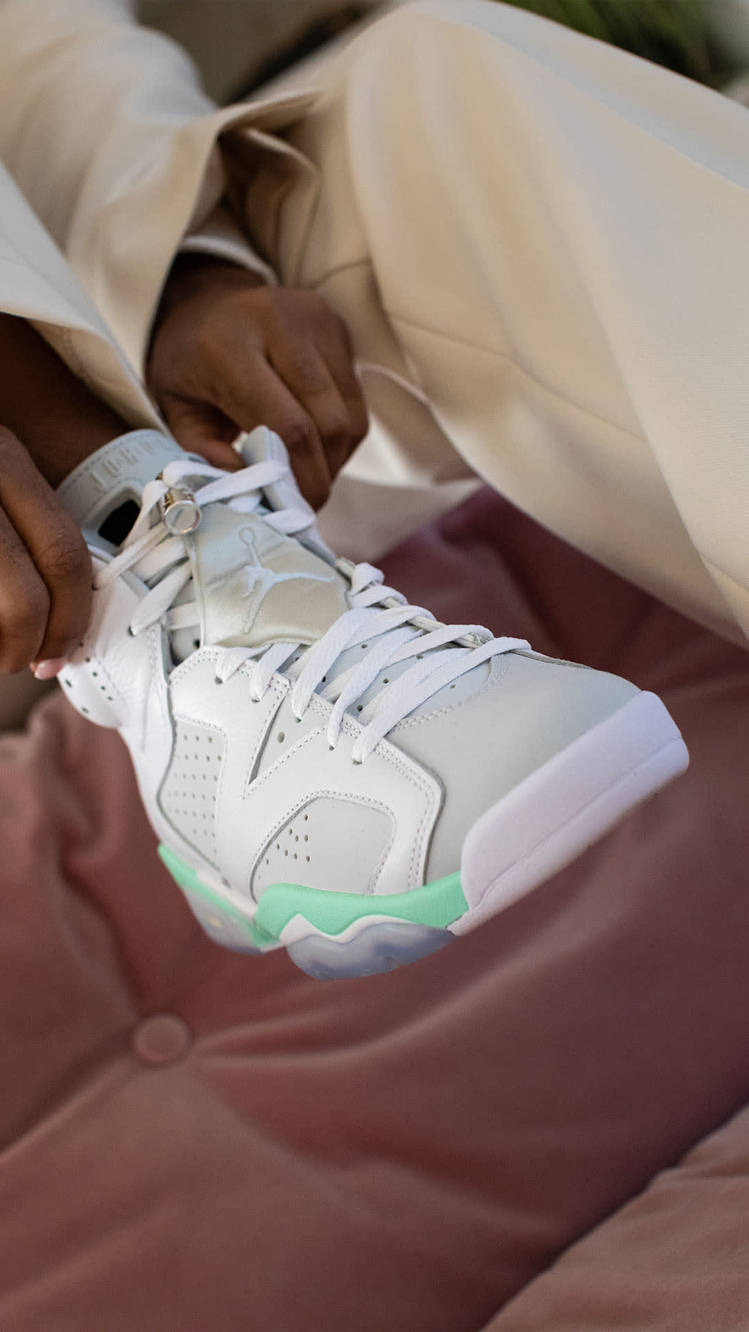 Estilo SNKRS: Air Jordan 6 del día de la mujer