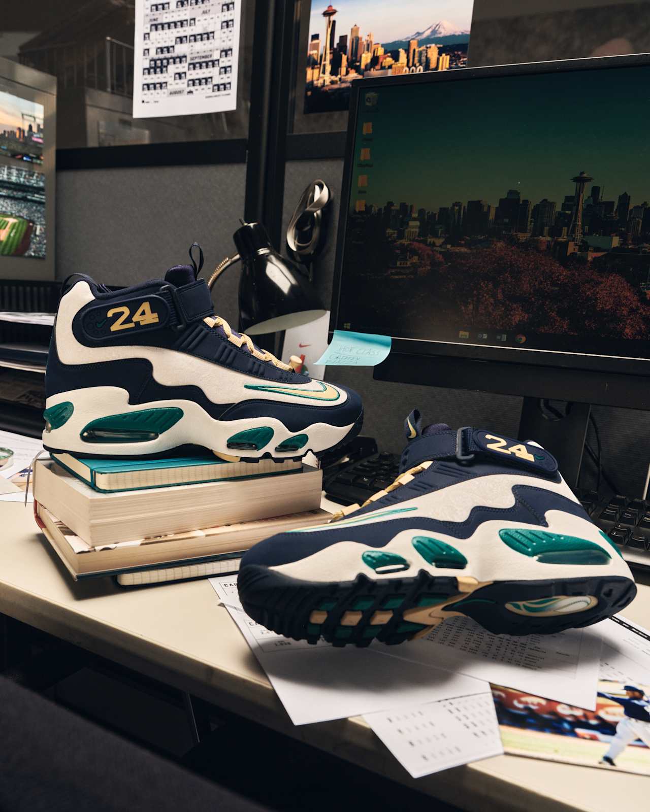 Air Griffey Max 1 'Midnight Navy and Fresh Water' (IV6299-410) Release Date