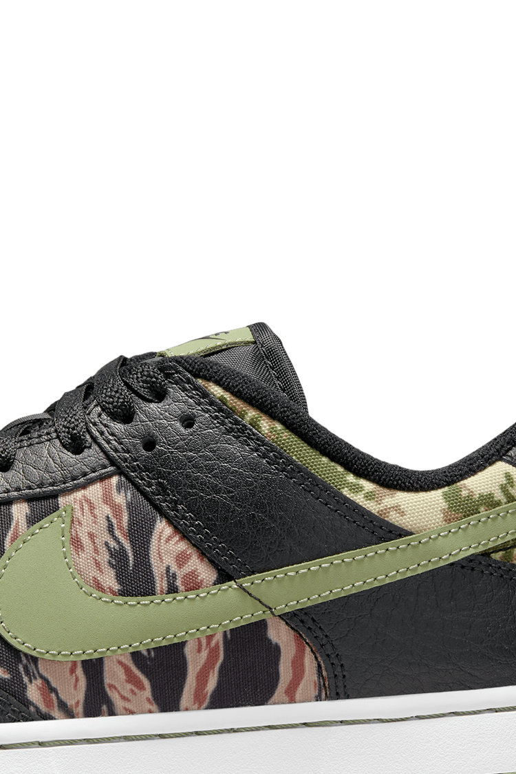 【NIKE公式】ダンク LOW 'Black Multi-Camo' (DH0957-001 / NIKE DUNK LOW SE)