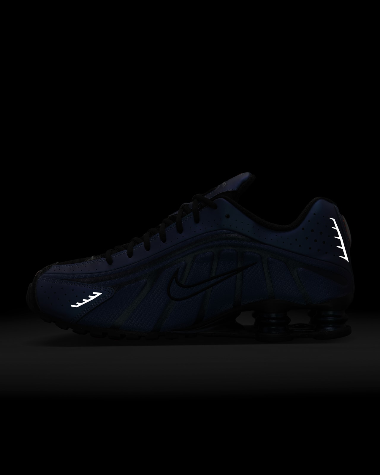 Shox R4 'Black and Hot Punch' (HQ3446-001) Release Date