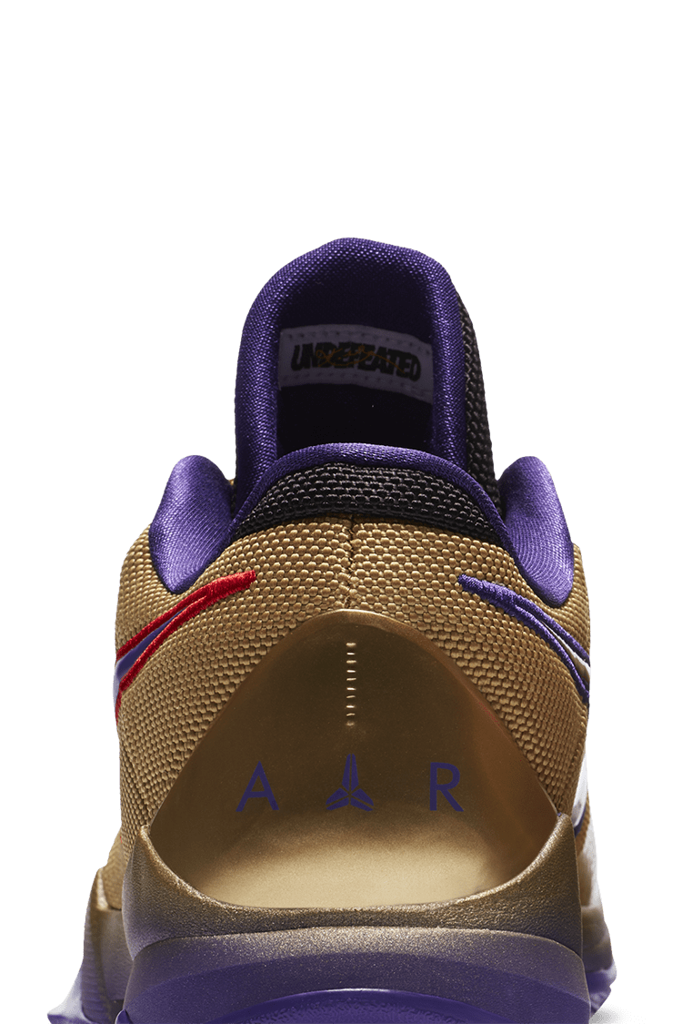 วันเปิดตัว Kobe 5 Protro x Undefeated “Hall of Fame”