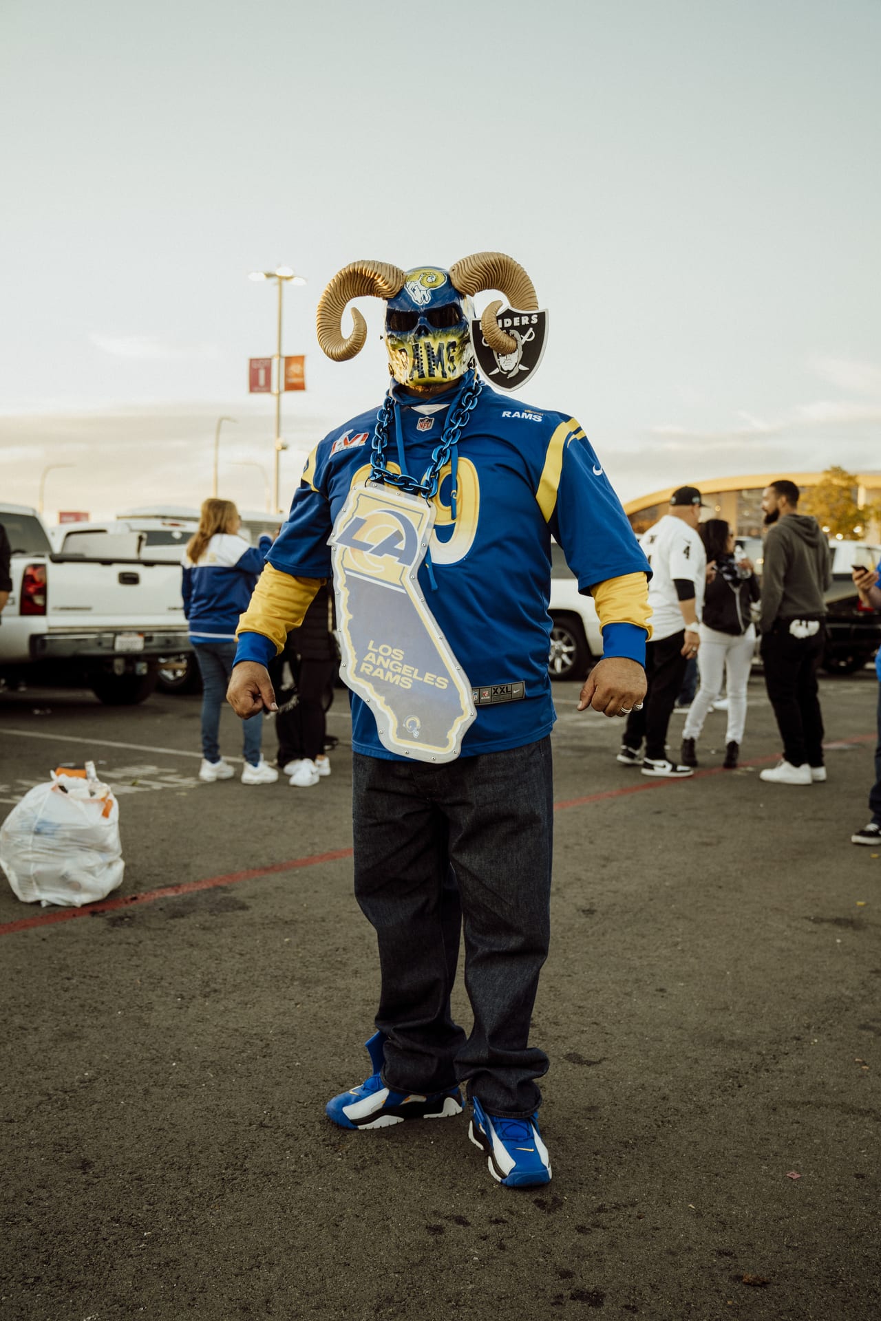 Street SNKRS x NFL: Las Vegas Raiders vs. Los Angeles Rams