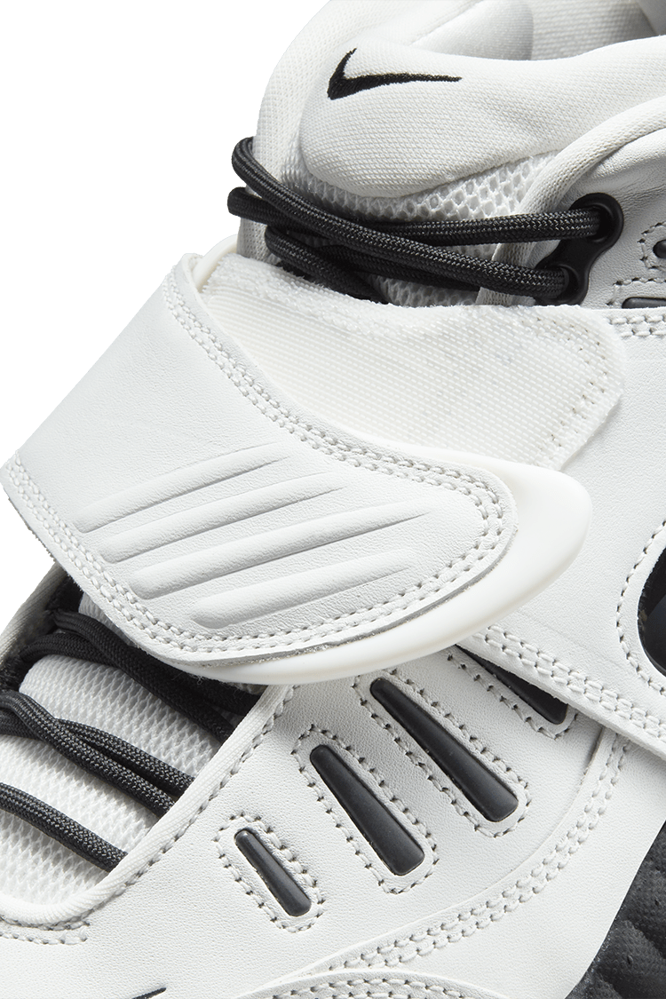 วันเปิดตัว Air Adjust Force x AMBUSH® "Summit White and Black" (DM8465-100)