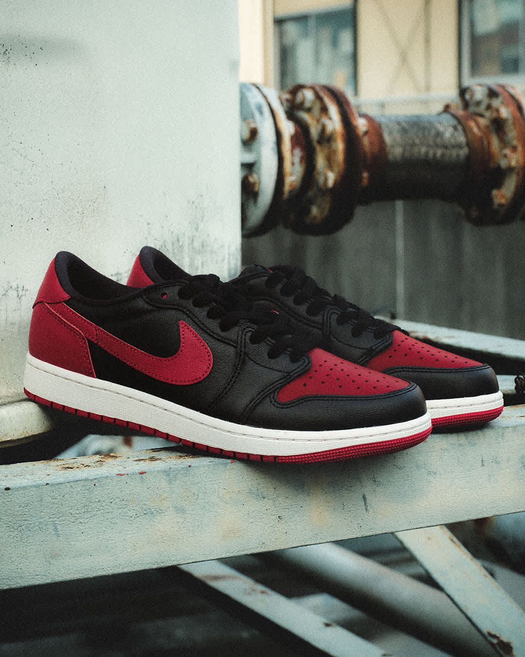 Fecha de lanzamiento de los Air Jordan 1 Retro Low OG "Banned" "Black and Varsity Red" (IW6276-001)