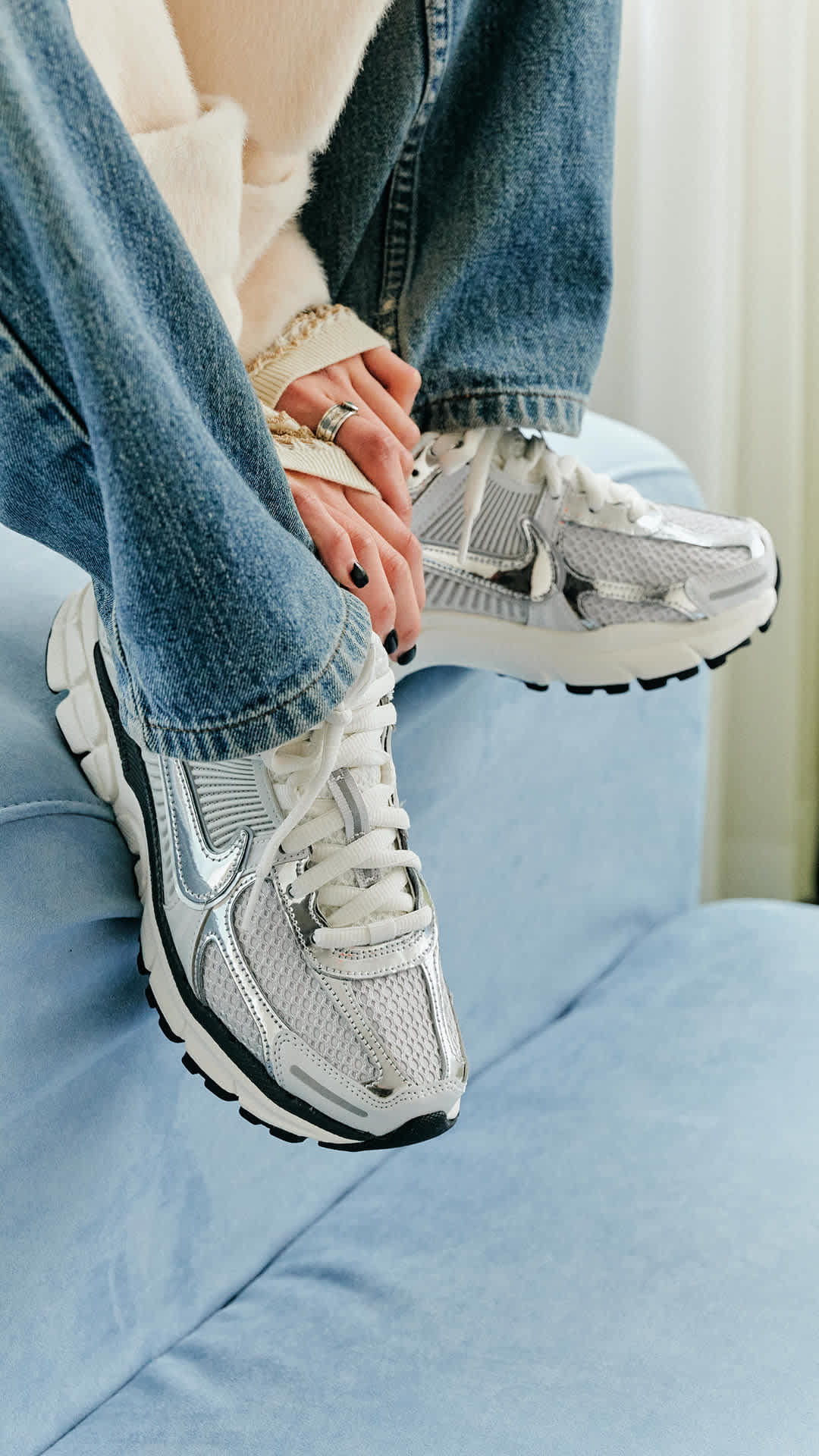 SNKRS Style: W Zoom Vomero 5