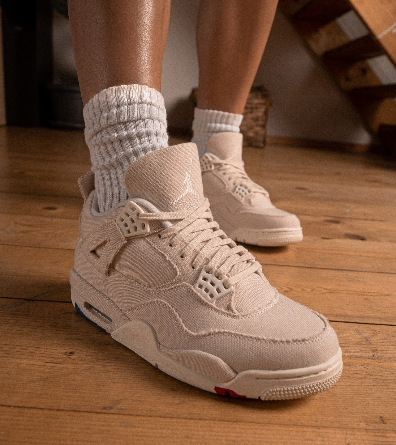 Styl SNKRS: AJ4 Blank Canvas – Allison Fullinová