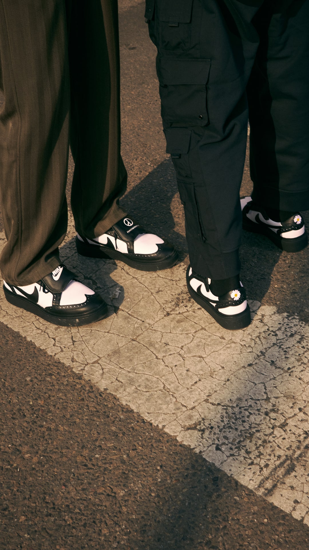 SNKRS-stil: Nike Kwondo 1 x PEACEMINUSONE