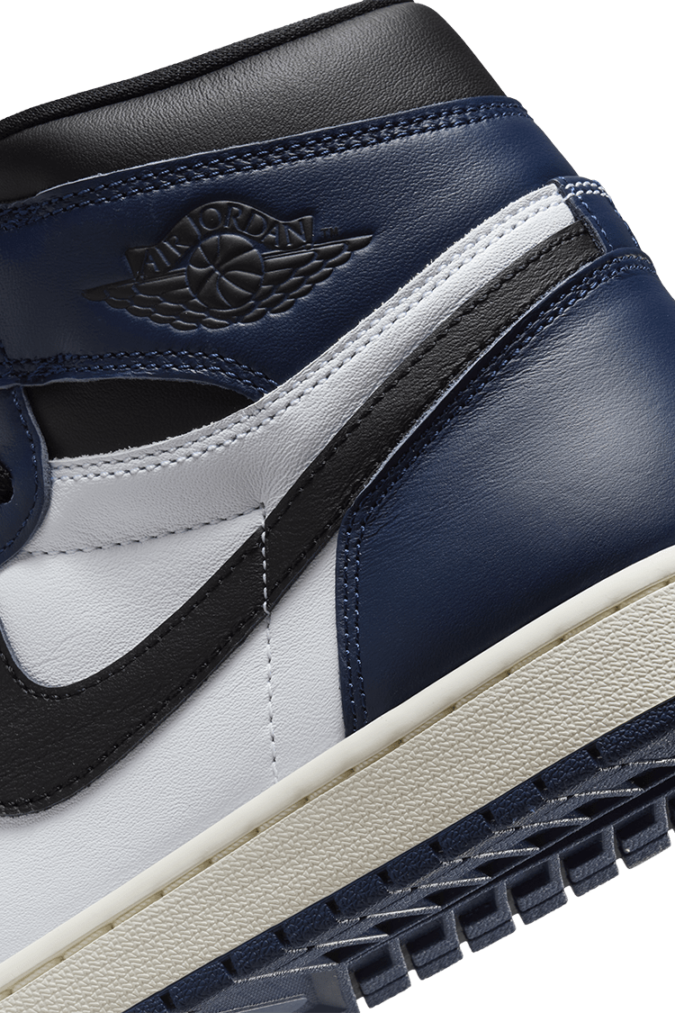 【美品】Nike Air Jordan 1 /DZ5485-401 Amazon.com | Air Jordan 1 Retro High OG UNC Reimagined Mens