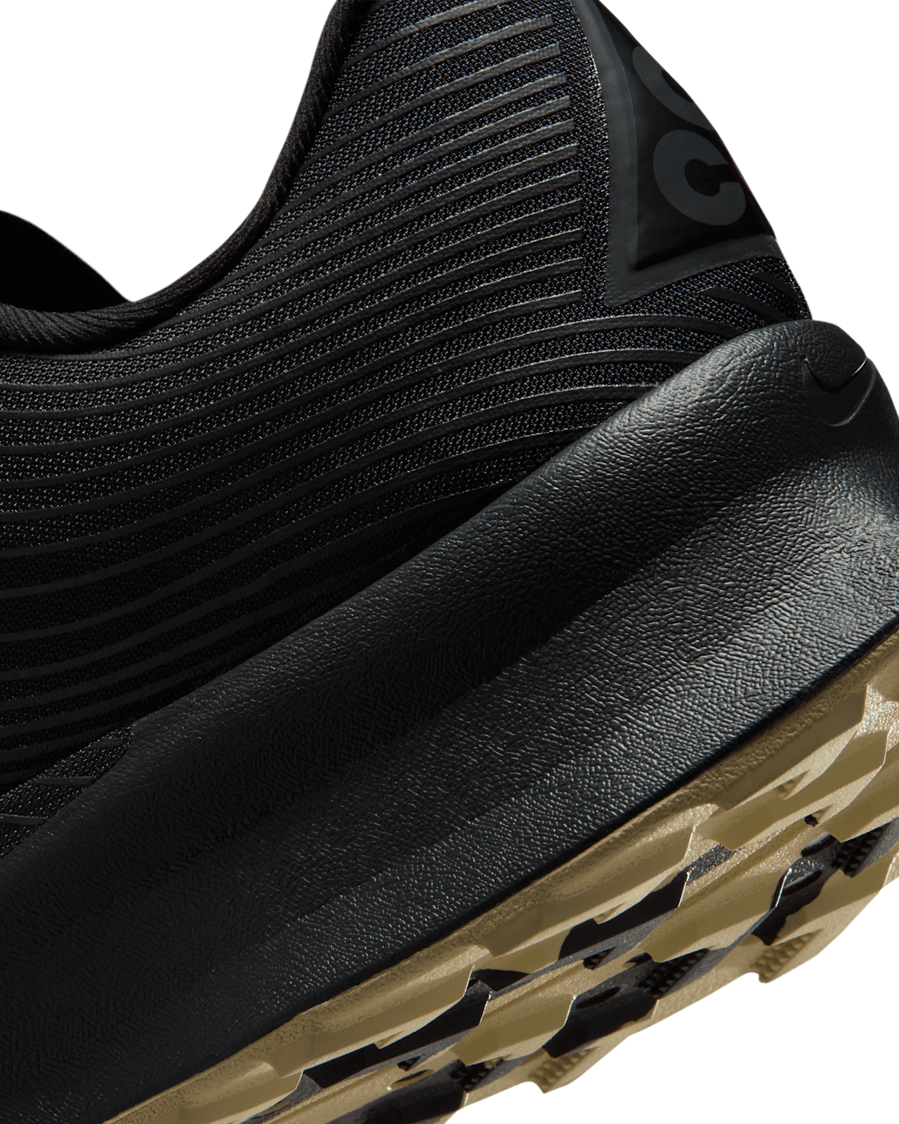 Lanceringsdato for ACG Ultrafly Trail "Black and Dark Smoke Grey" (IR7317-001)