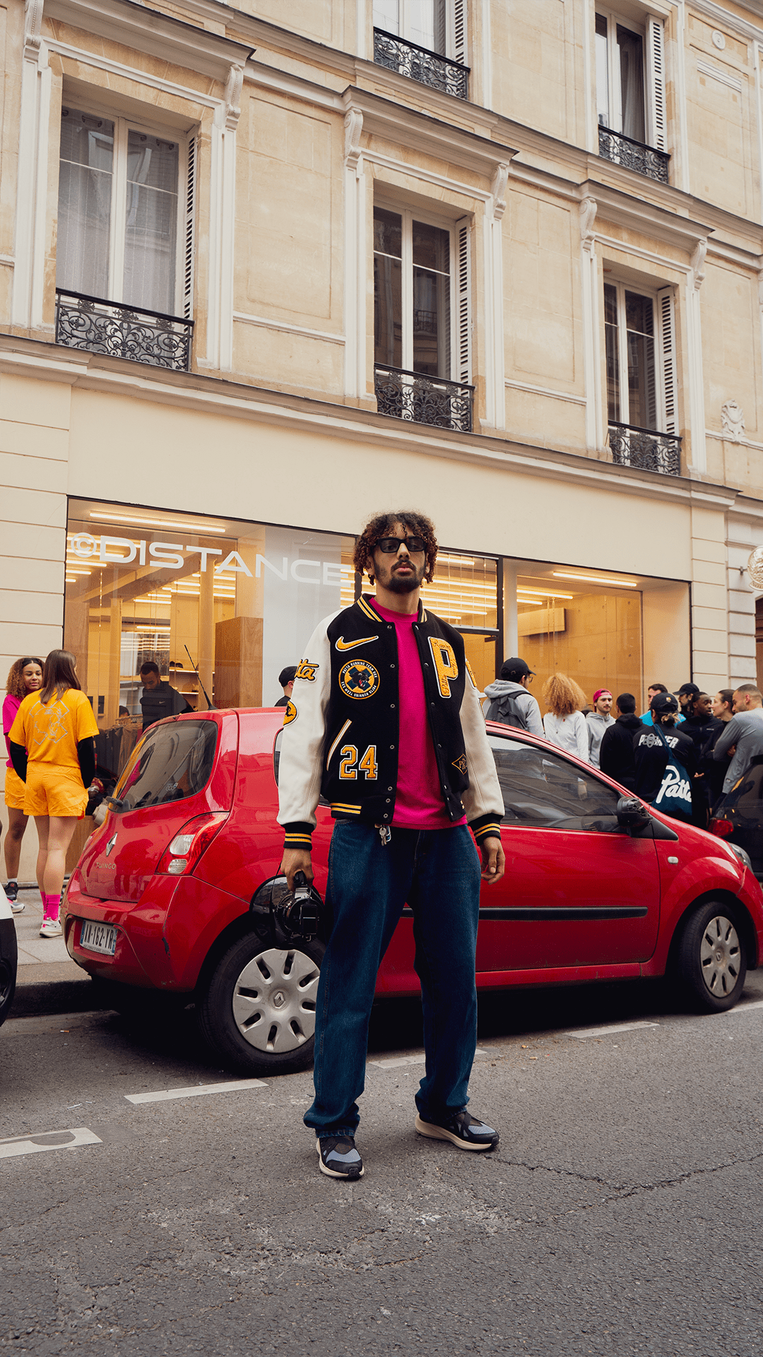Street SNKRS – Nike x Patta Running Team: Crew Love.