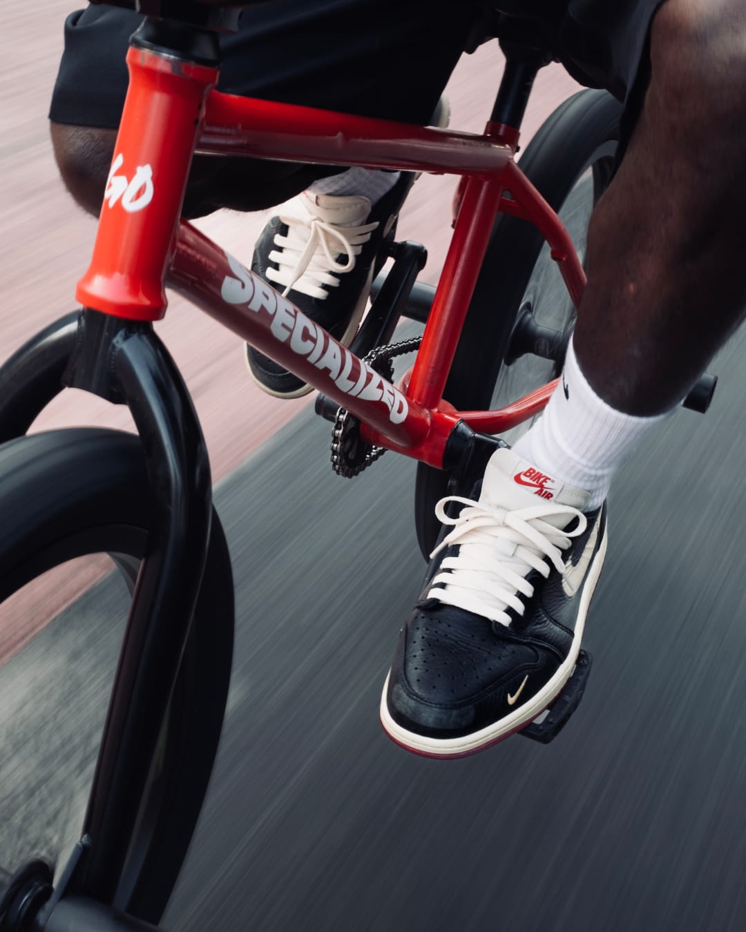 【NIKE公式】エア ジョーダン 1 LOW OG x ナイジェル・シルベスター 'Better With Time' (IB8958-001/ AIR JORDAN 1 RETRO LW OG NITRO)