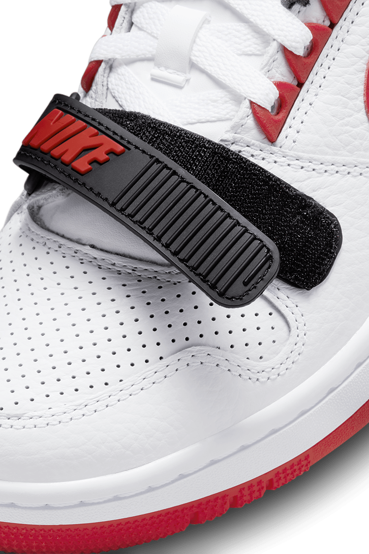 วันเปิดตัว Air Alpha Force 88 "University Red and White" (DZ4627-100)
