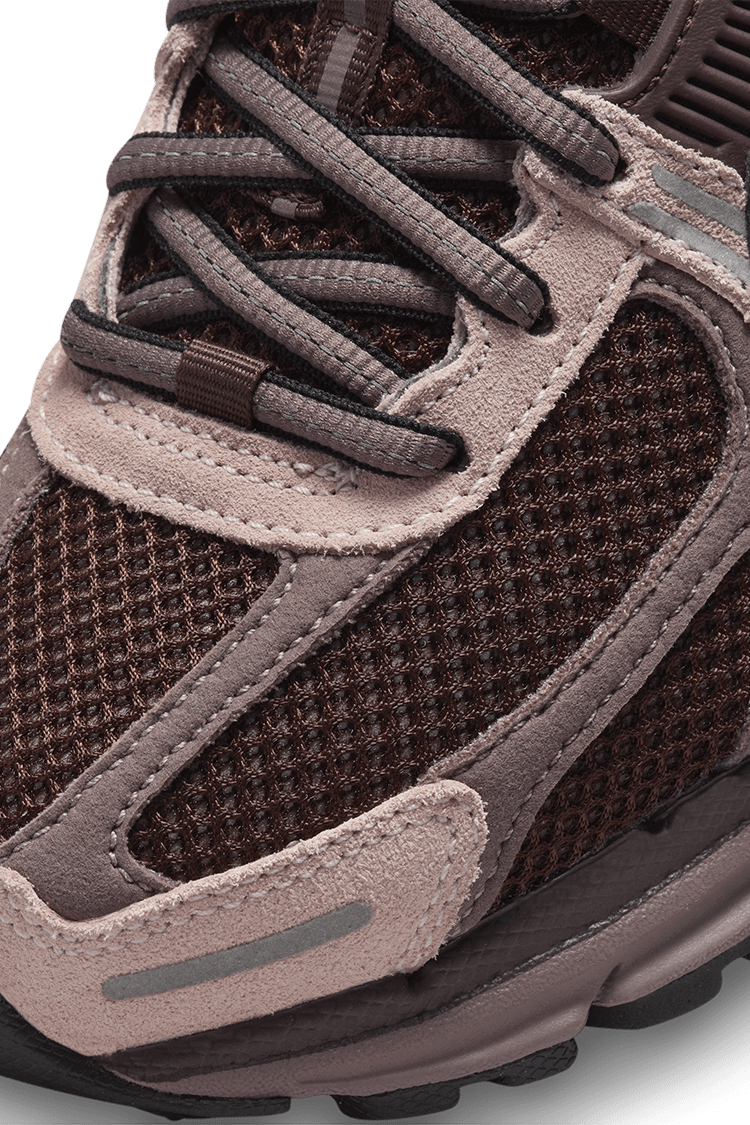 วันเปิดตัว Vomero 5 "Pink Oxford and Plum Eclipse" ผู้หญิง (FV1166-200)