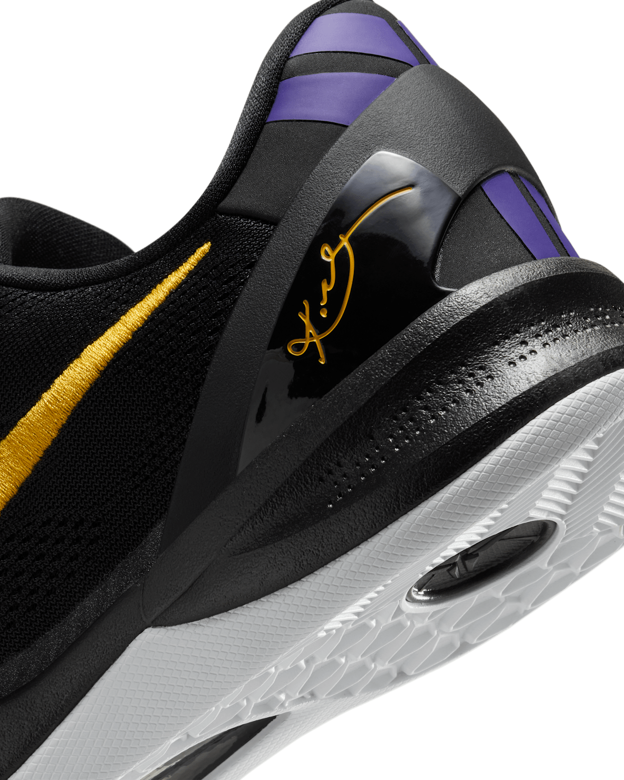 Fecha de lanzamiento de los Kobe 8 Protro "Black and University Gold" (HF9550-001)