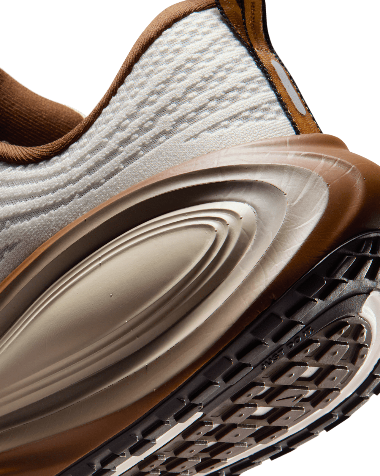 Vomero Plus 'Sail and Baroque Brown' (IO4482-100) – Releasedatum