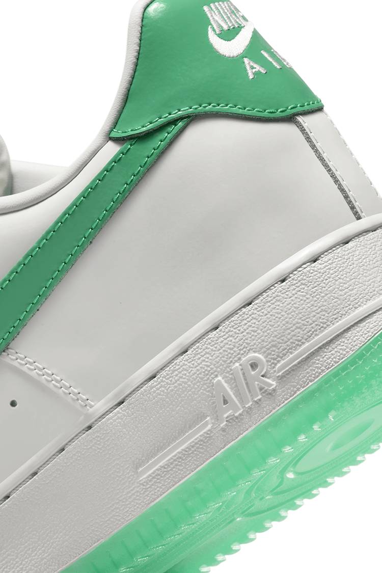 วันเปิดตัว Air Force 1 '07 Premium "Platinum Tint and Stadium Green" (HF4864-094)