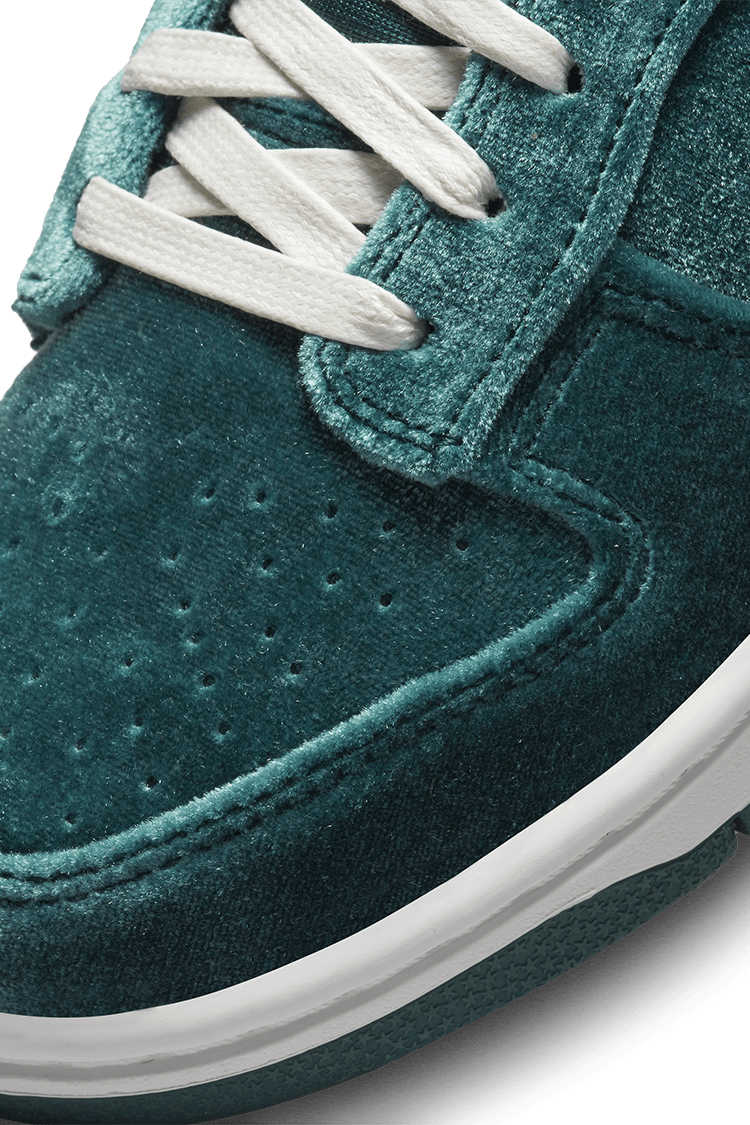 วันเปิดตัว Dunk Low "Atomic Teal" ผู้หญิง (DZ5224-300)