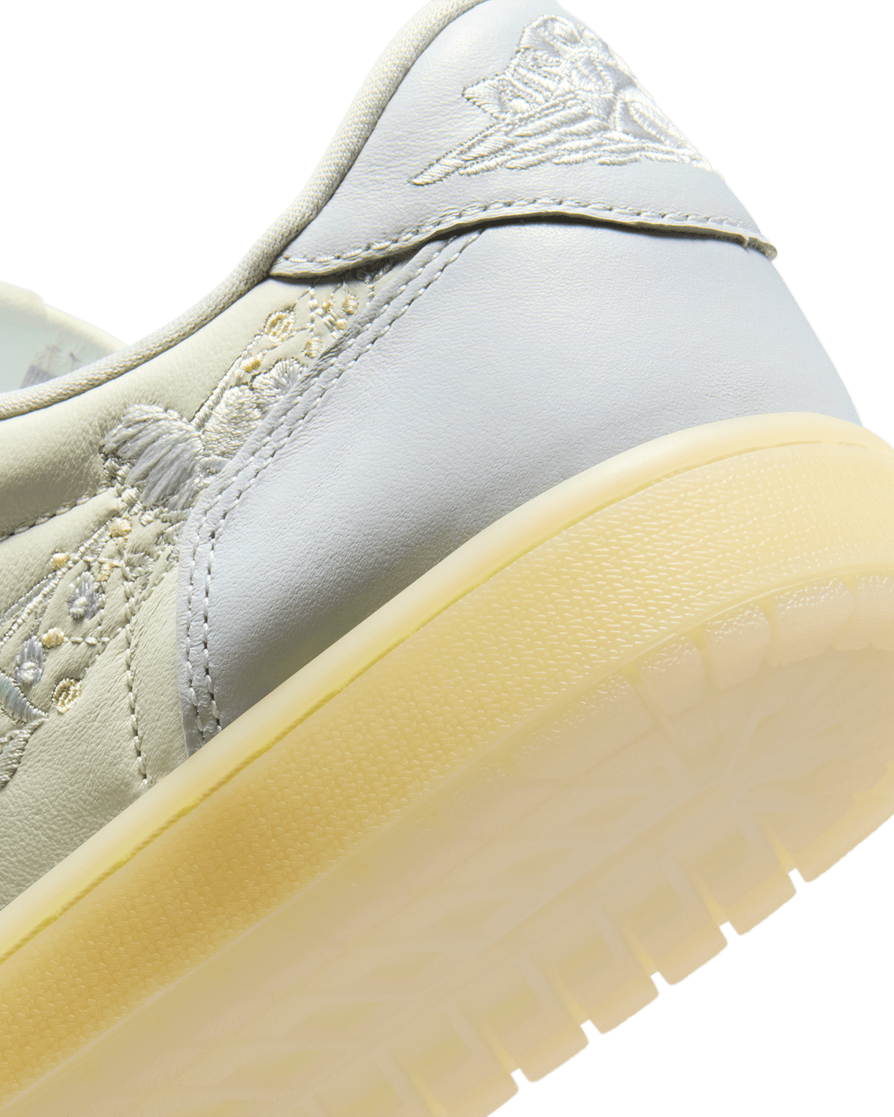 Lanceringsdato for Air Jordan 1 Low "Sail and Coconut Milk" (IF4391-100)