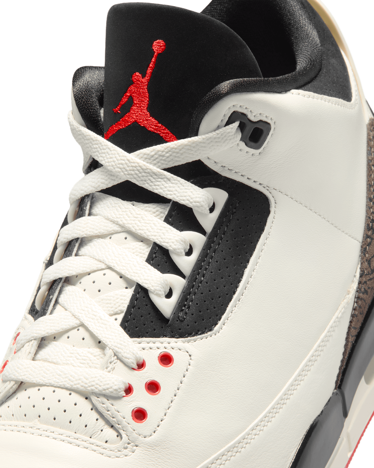 Fecha de lanzamiento de los Air Jordan 3 "Sail and University Red" (IF4396-103)