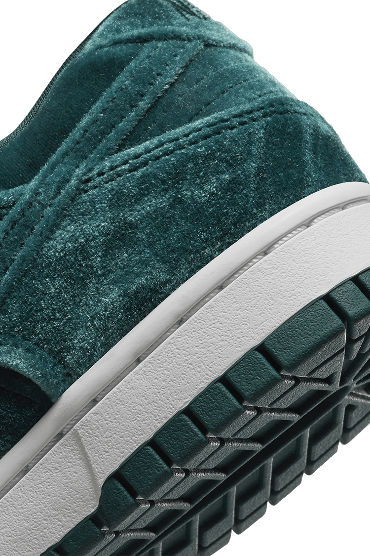 วันเปิดตัว Dunk Low "Atomic Teal" ผู้หญิง (DZ5224-300)